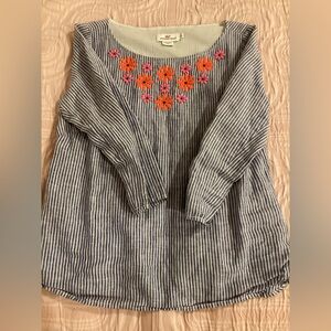 Women’s Vineyard Vines embroidered top